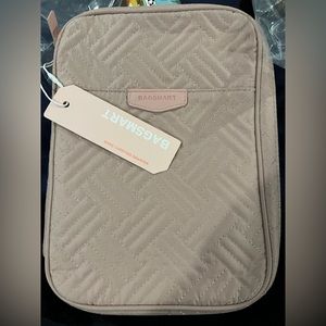 Brand new with tags Bagsmart dazzling jewelry roll